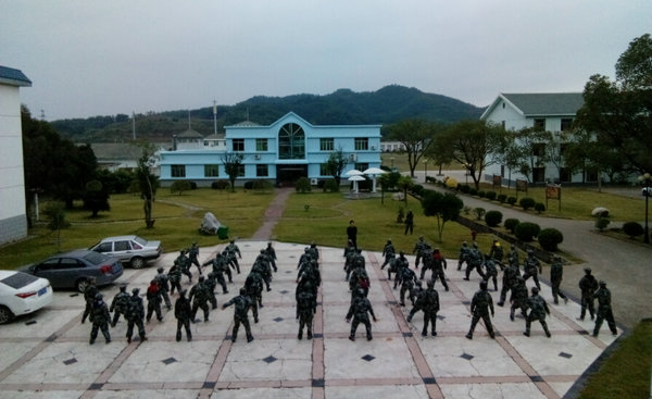学校、企事业单位军事特训